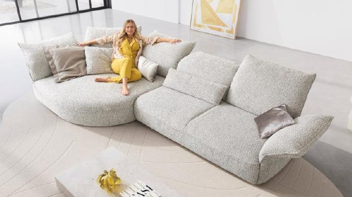 Koinor Ecksofa ABBY in Greige – mit Funktionsarmteil und individuell verstellbarer Kopfteilfunktion